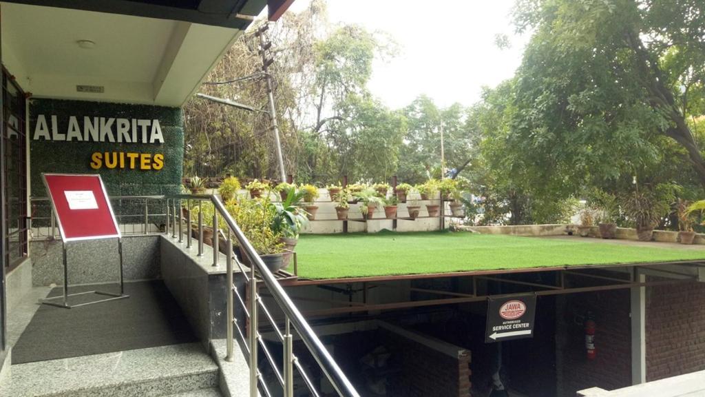 Alankrita Suites & Party Halls Мирут Екстериор снимка