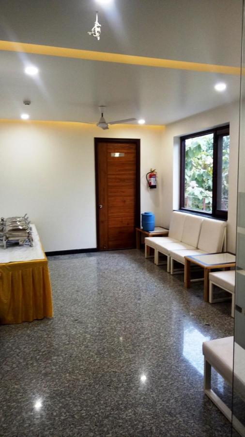 Alankrita Suites & Party Halls Мирут Екстериор снимка