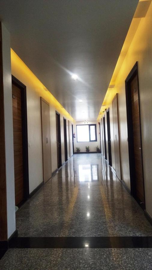 Alankrita Suites & Party Halls Мирут Екстериор снимка